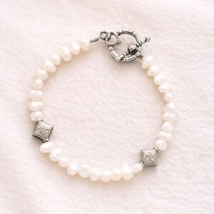 Freshwater Pearl Bracelet • Silver Accents & Heart Toggle Clasp
